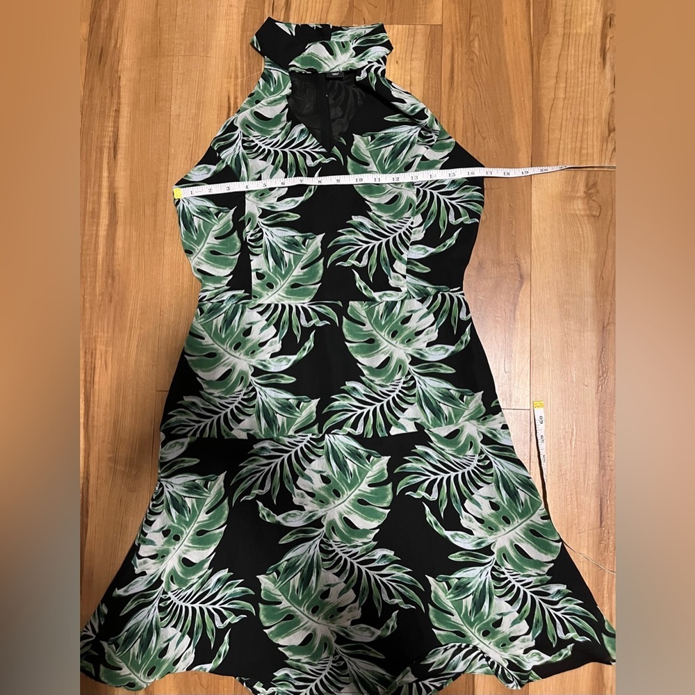 Belle Vere Tropical Leaf Halter Dress Green Black Size 4 Resort Summer - Picture 11 of 14